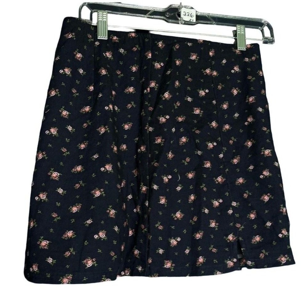 American Eagle outfitters nwot supper cute skirt navy w small flowers